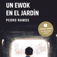 Un Ewok en el jardín